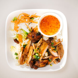 House special bowls (grilled pork, chicken, beef, eggroll) / Bún thập cẩm
